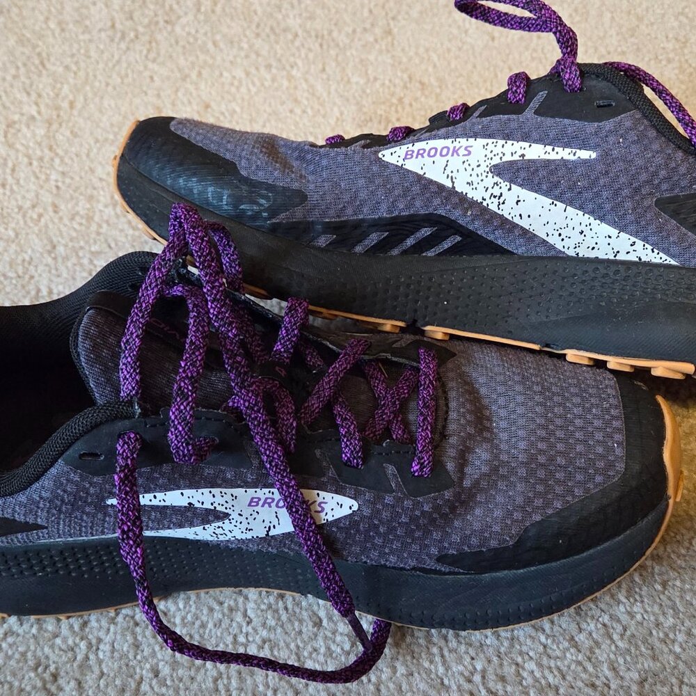 Brooks Divide 4 Hiking Shoe Size 9 *Spring Clearance*
